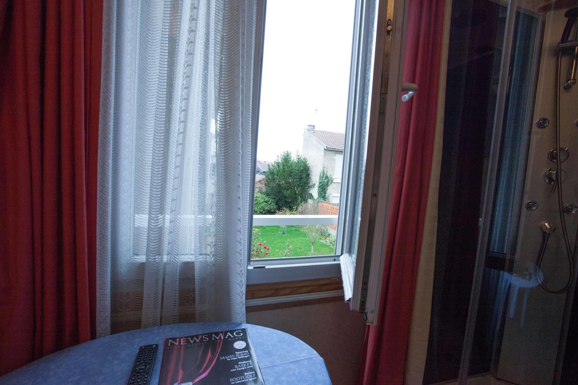 Hotel De La Cité Châlons-en-Champagne Exterior foto